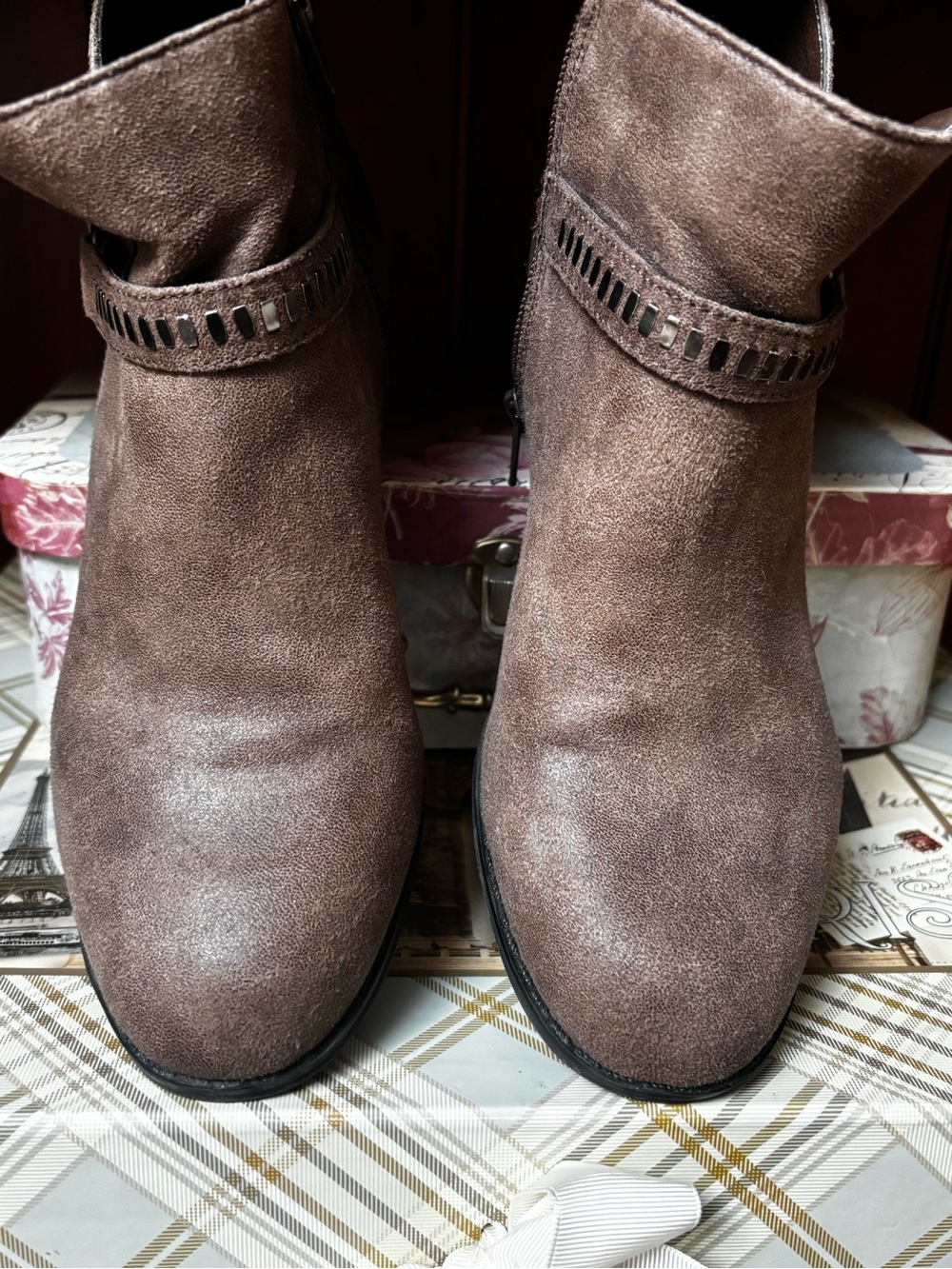 Women’s Suede Ankle H.G. Bass Margo Ankle Zip Boots. Size 9